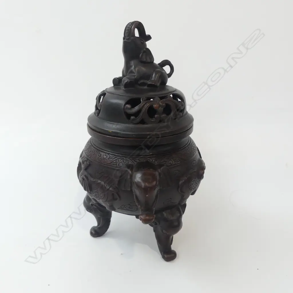 ORIENTAL LIDDED METAL INCENSE BURNER H.240mm Image 1++