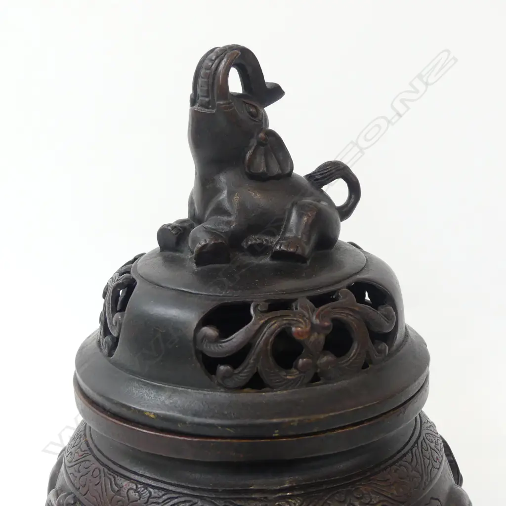 ORIENTAL LIDDED METAL INCENSE BURNER H.240mm Image 1++