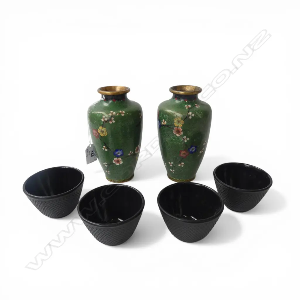 PR CLOISONNE VASES H.155mm DENTS + 4 METAL CUPS Image 1++