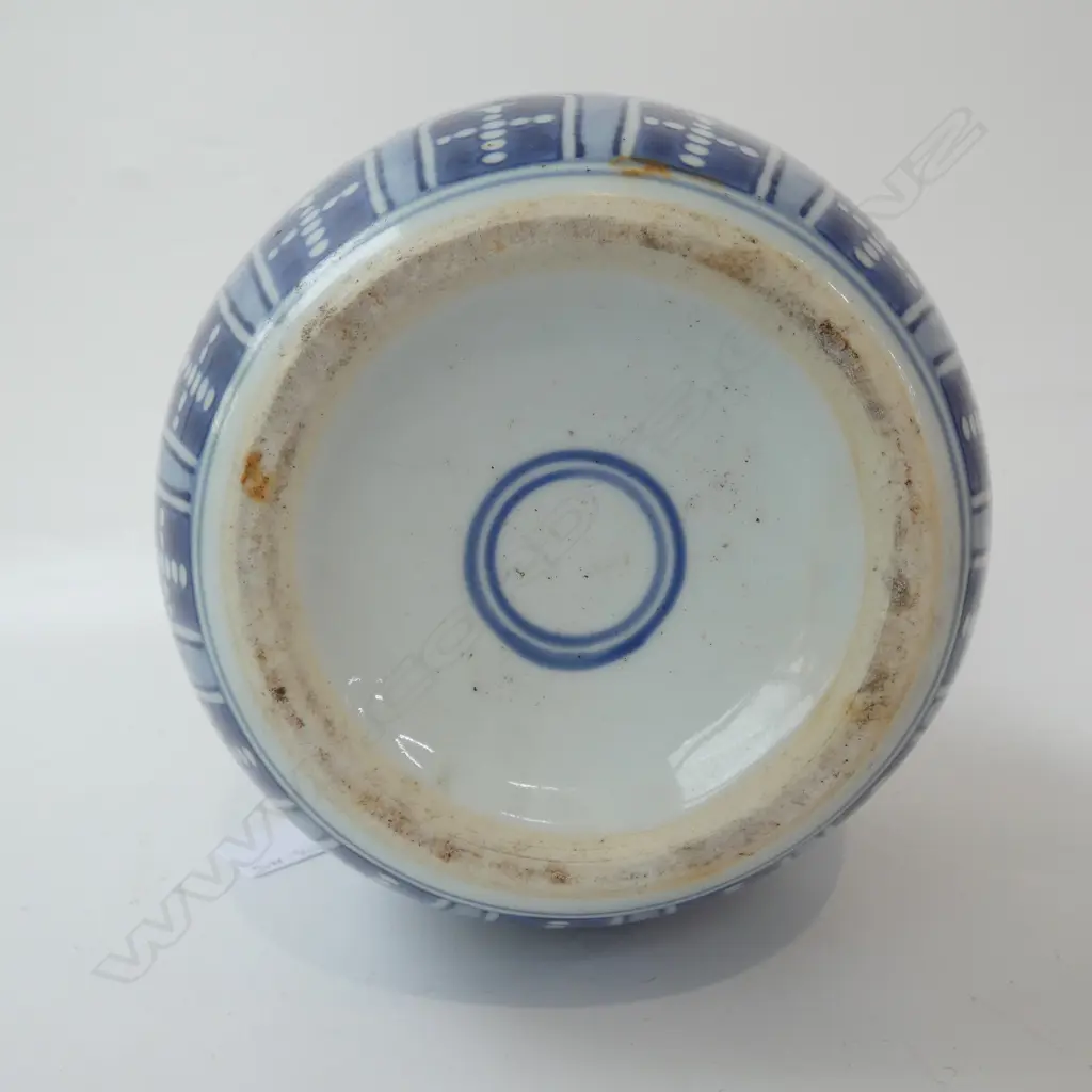 ORIENTAL B/W LIDDED GINGER JAR H 200mm Image 1++