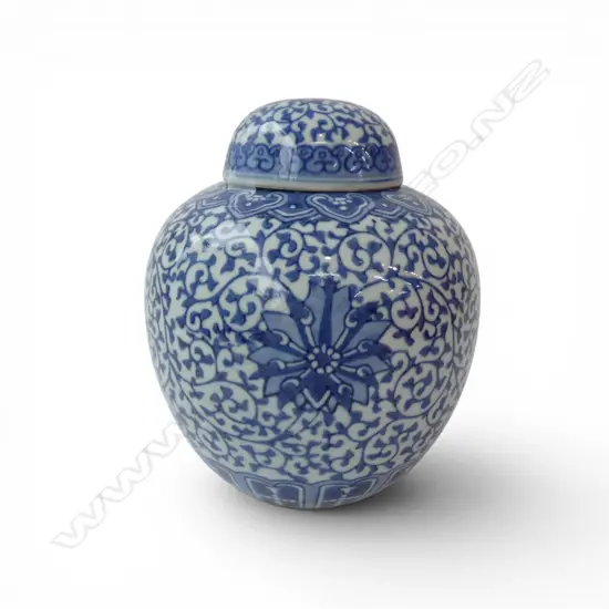 ORIENTAL B/W LIDDED GINGER JAR H 200mm