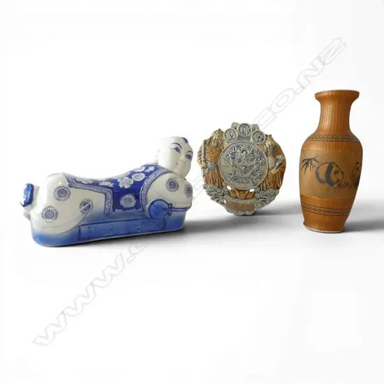 3 PCS ORIENTAL; WOVEN CANE COVERED VASE H.250mm, FENG SHUI WALL PLAQUE & B/W PORCELAIN PILLOW L.290mm