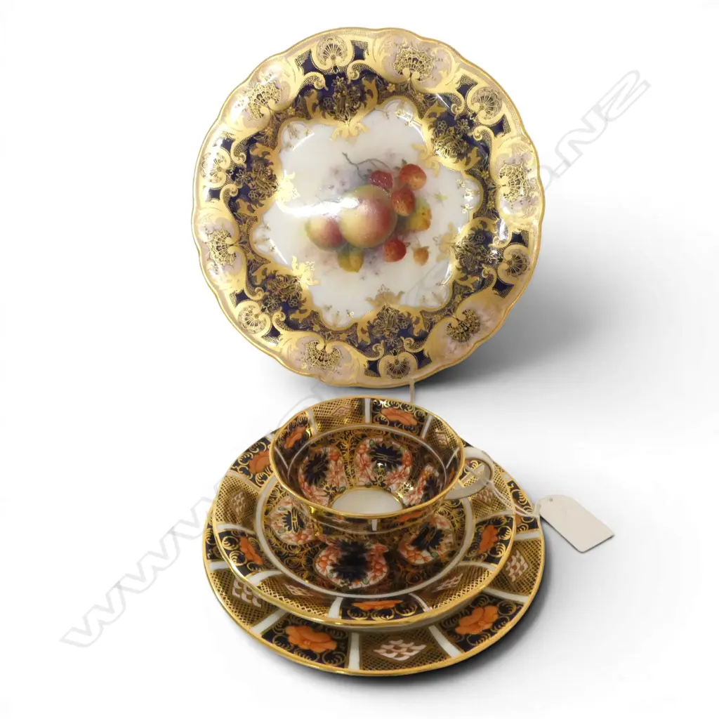 ROYAL WORCESTER PLATE SIGNED A. SHUCK 230mm dia, ROYAL CROWN DERBY TRIO Image 1++