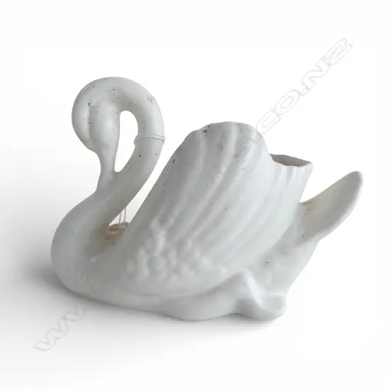 CROWN LYNN SWAN No. 154 tiki stamp to base H.100mm