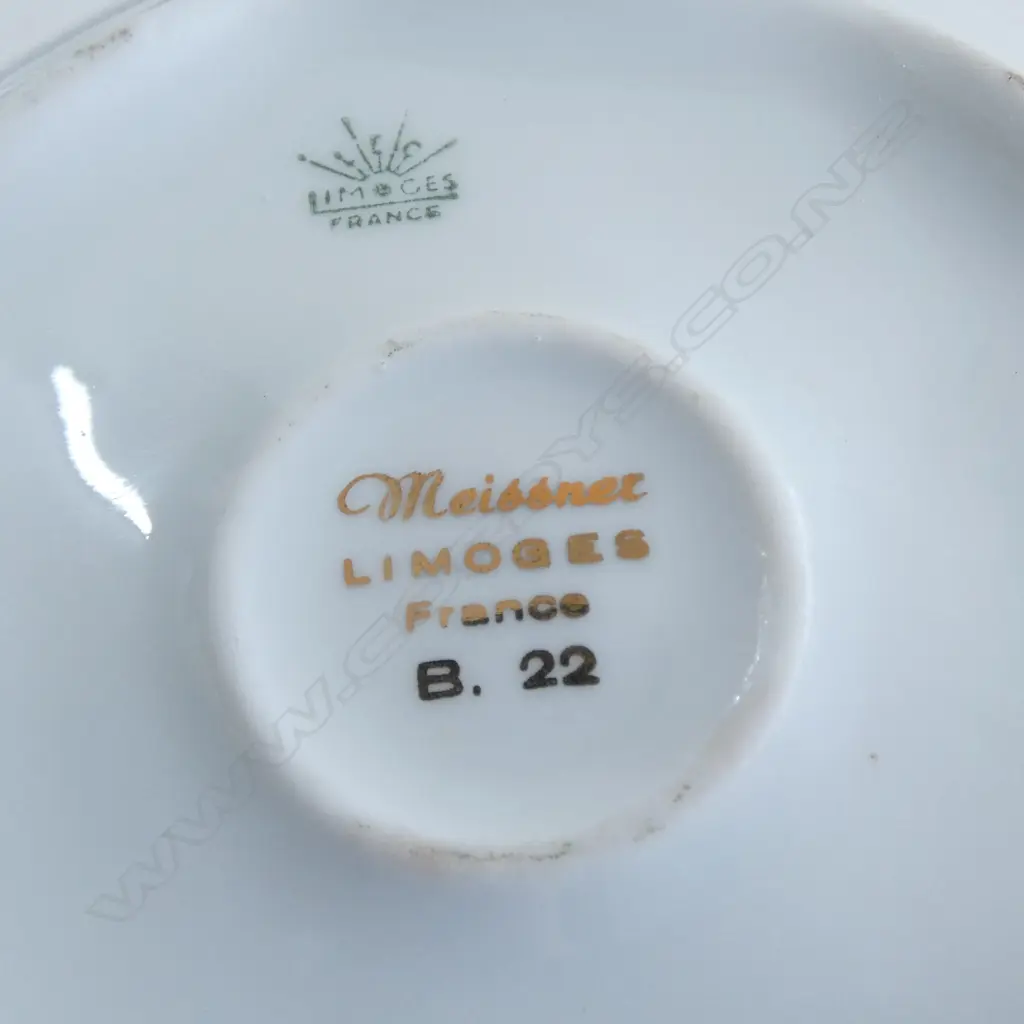 4 LIMOGE LIDDED BOXES circular lidded. Dia. lgest 130mm Image 1++