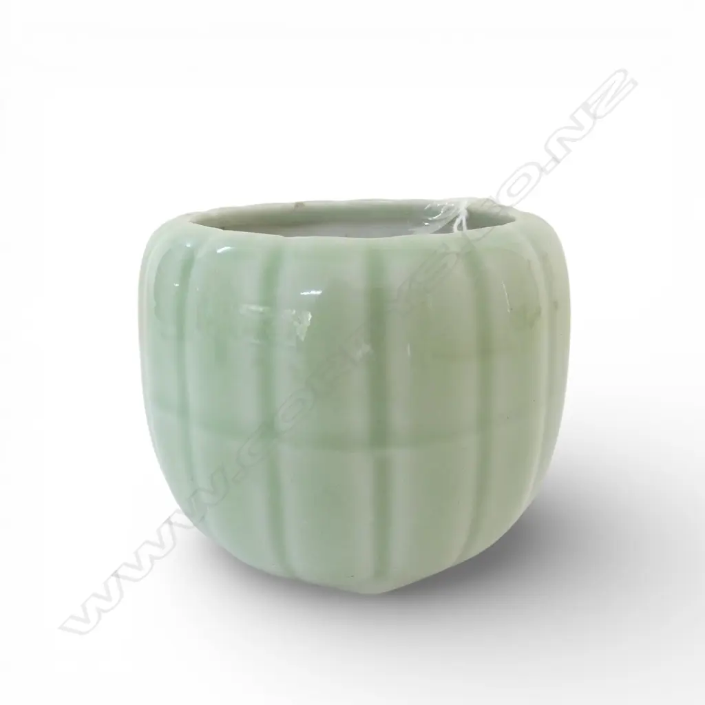 CELADON GLAZED VASE H.80mm hairline Image 1++