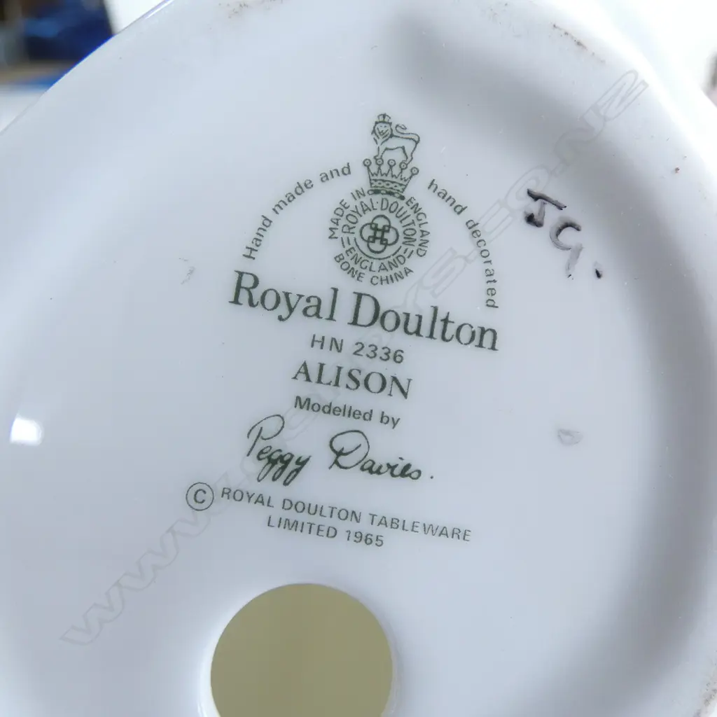 HALF DOLL BRUSH L.210mm, DRESDEN BALLERINA, ROYAL DOULTON 'ALISON', ROYAL ALBERT 'DOROTHY' Image 1++