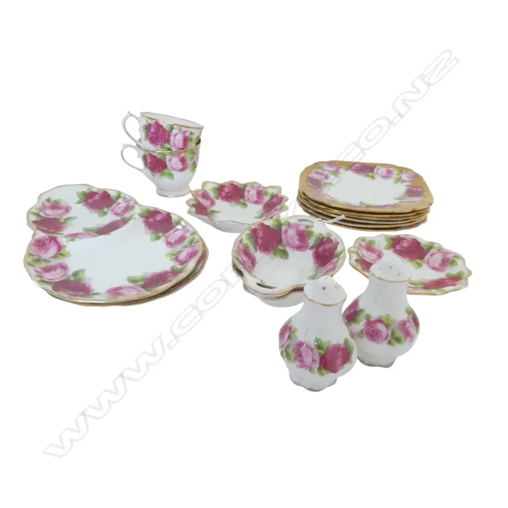 ROYAL ALBERT OLD ENGLISH ROSES 2 C/P/S SET, 4 SML DISHES, 6 side plates & P/S Image 1++