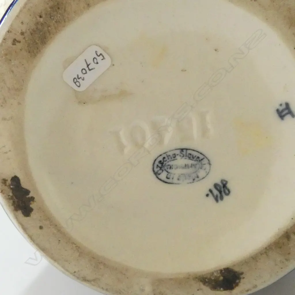 3 AMPHORA VASES H.280mm Image 1++