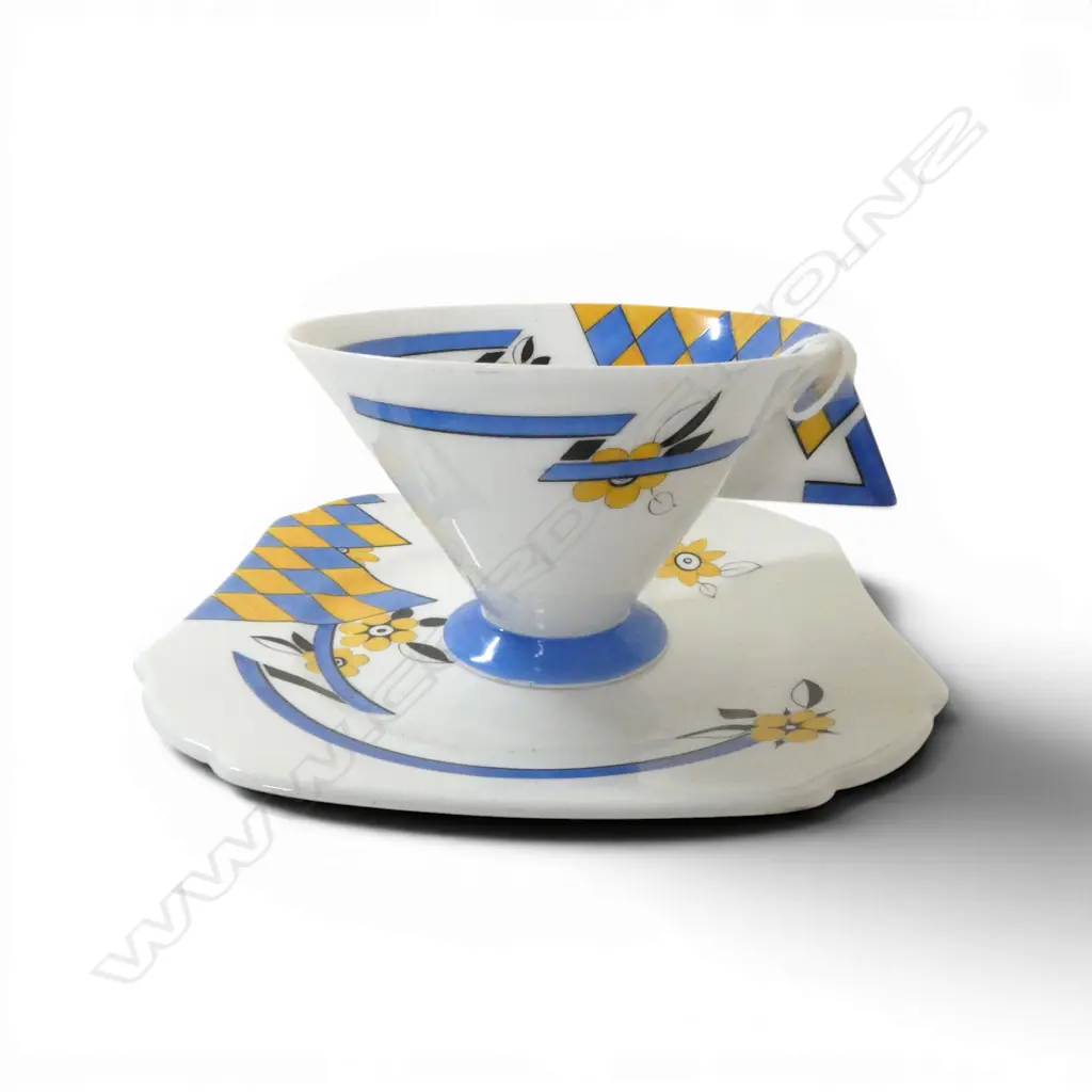 SHELLY VOUGE DECO CUP & PLATE, BLUE BLOCKS PATTERN Image 1++