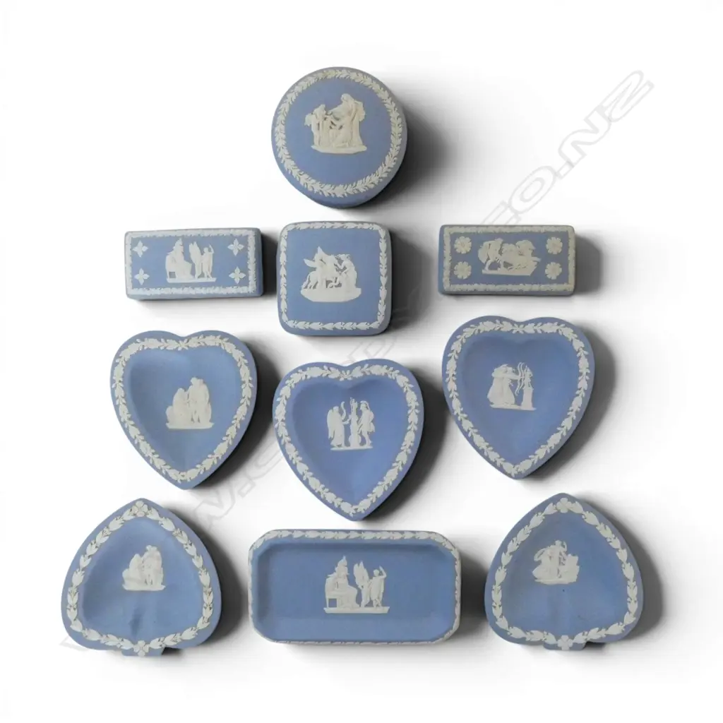 10 PCS WEDGWOOD BLUE JASPER WARE, 4 TRINKET BOXES & 6 SML DISHES Image 1++