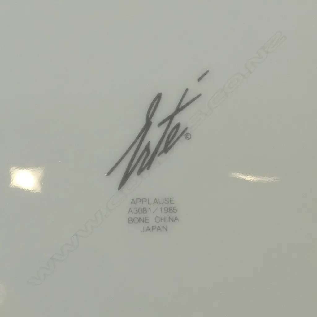 ART DECO DESIGN BONE CHINA CABINET PLATE DESIGNED ERTE "APPLAUSE" A0381/1985  DIAM 300mm Image 1++