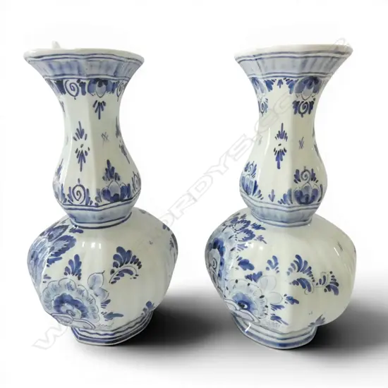 2 DELFT WARE PORCELAIN VASES, H.260mm