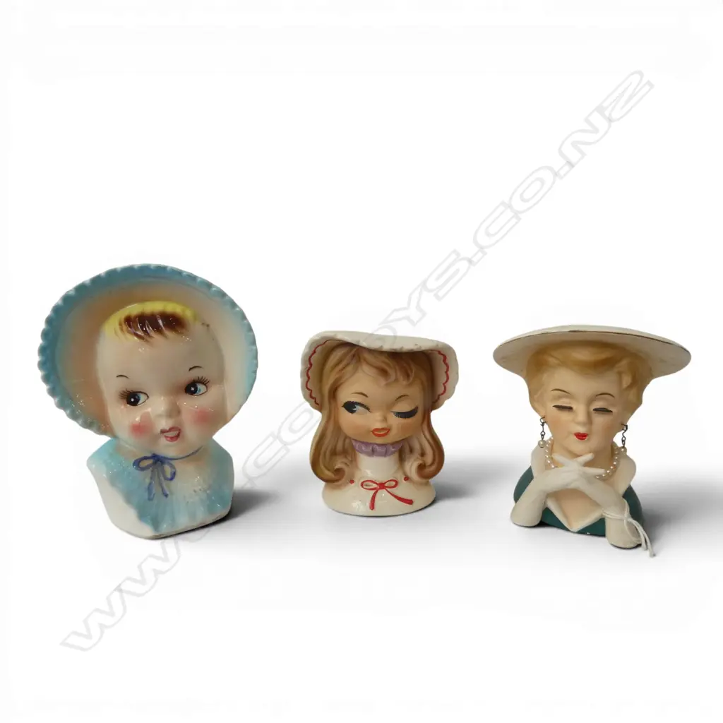 3 RETRO LADY HEAD VASES H.150mm Image 1++