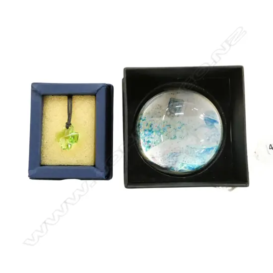 PAPERWEIGHT + SWAROVSKI PENDANT