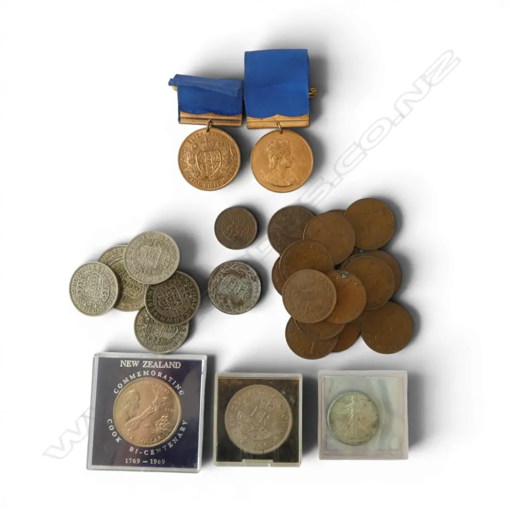 ASST. COINS & MEDALS INCL. 900 SILVER WALKING LIBERTY AMERICAN EAGLE HALF DOLLAR 1941 30mm dia 12.5gms Image 1++