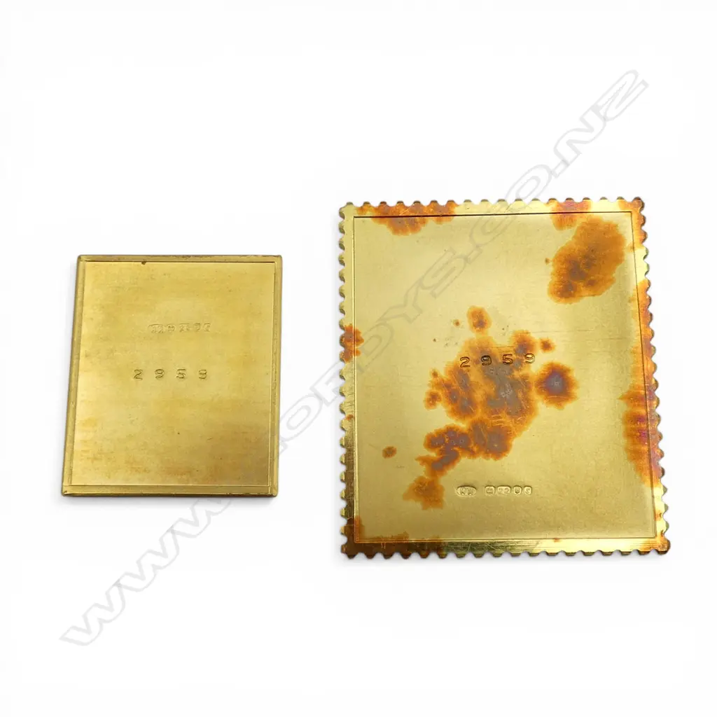 2 22ct STAMP REPLICAS; PENNY BLACK & £ MACHIN 38.3gms 2959/3000 Image 1++