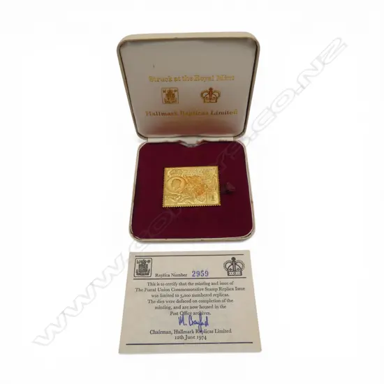 22ct STAMP REPLICA; £1 POSTAL UNION COMMEMORATIVE 39.5gms 2959/3000 39x45mm + BOOKLET