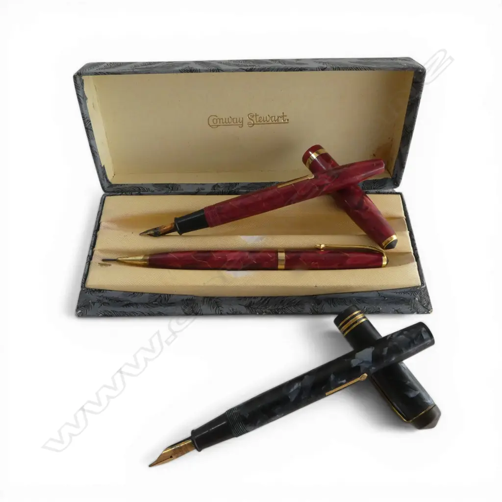 CONWAY STEWART 2 PEN SET + LOOSE CONWAY STEWART FOUNTAIN PEN No.236 both fountains w. 14ct nibs Image 1++