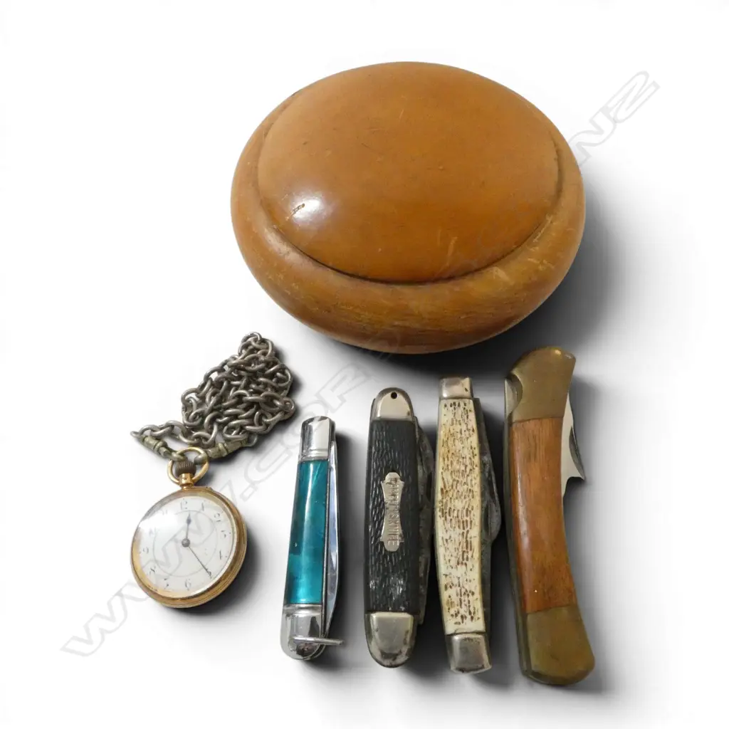 ROUND WOODEN BOX w 4 VINTAGE POCKET KNIVES & POCKET WATCH on CHAIN Image 1++