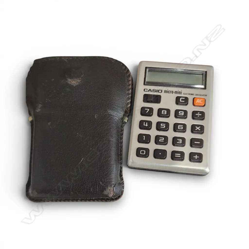 CASIO MICRO-MINI ELECTRONIC CALCULATOR 1970'S Image 1++
