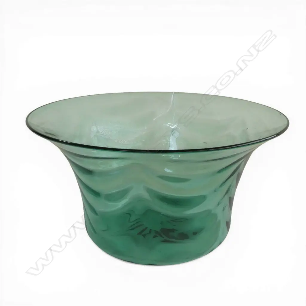 GREEN GLASS BOWL Dia.255mm Image 1++
