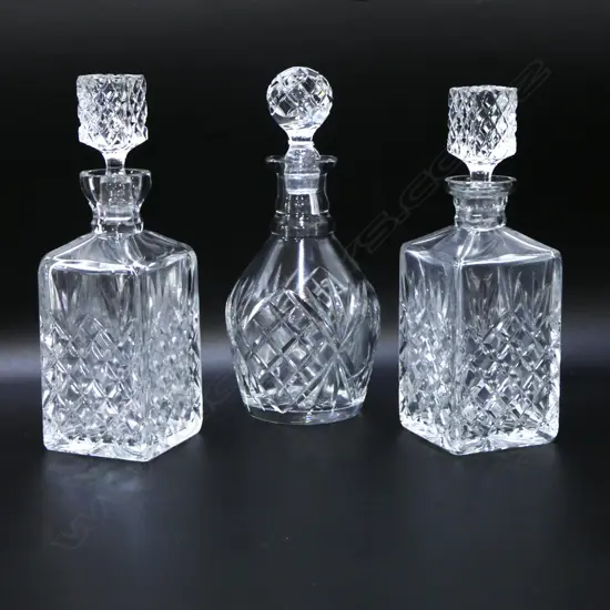 3 CRYSTAL DECANTERS H.260mm