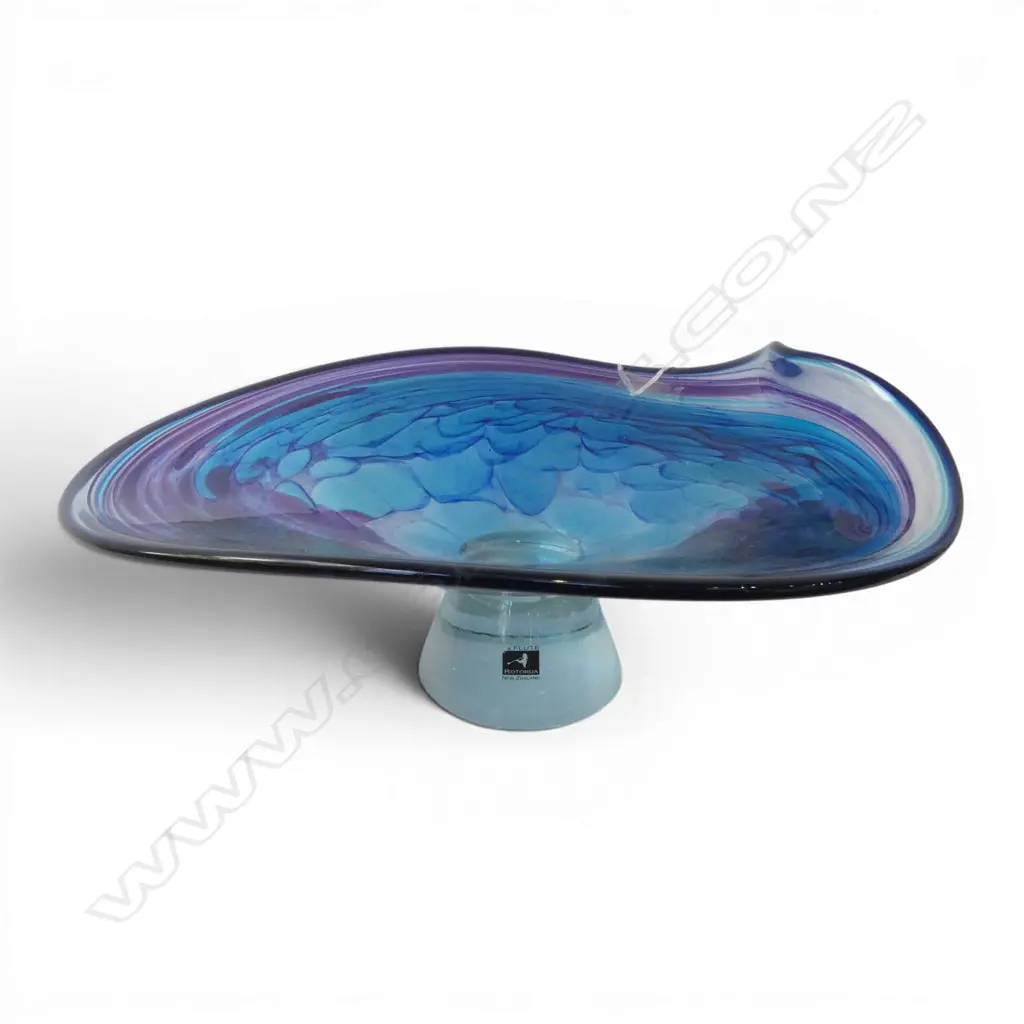 DE FLUTE N.Z. ART GLASS FOOTED BOWL etched base, 2006 Dia.245mm Image 1++