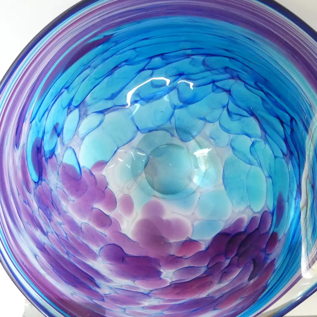 DE FLUTE N.Z. ART GLASS FOOTED BOWL etched base, 2006 Dia.245mm Image 1++