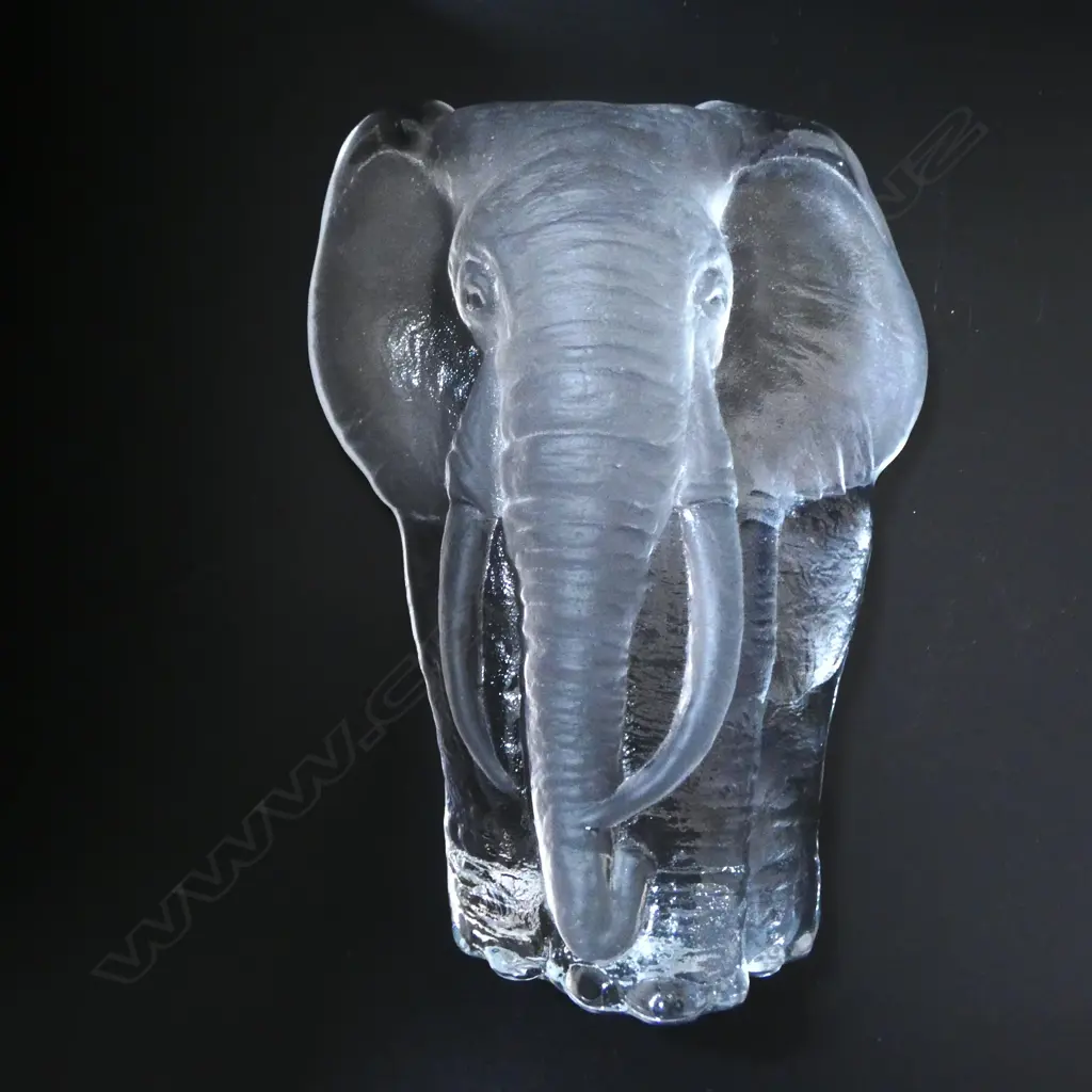 SIGNED SWEDISH STUDIO GLASS ELEPHANT  MATS KNASSON H210MM Image 1++