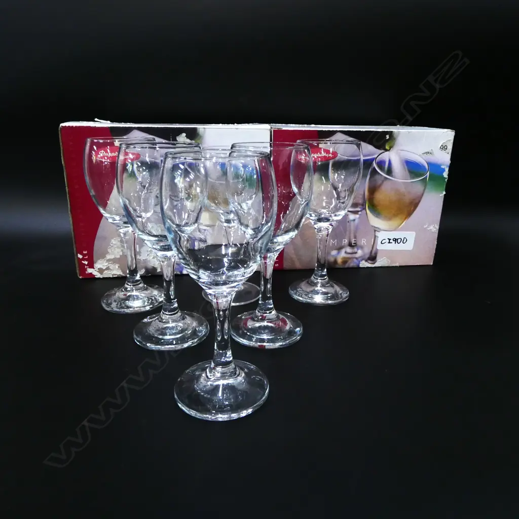 2 BOXES OF 6 WINE GLASSES (12) Image 1++