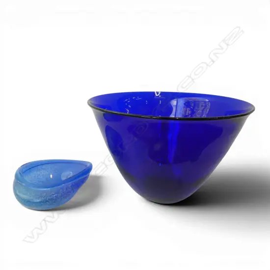 STEPHEN MORRIS BRISTOL BLUE BELL FORM BOWL H.155mm + small Hoglund shaped bowl