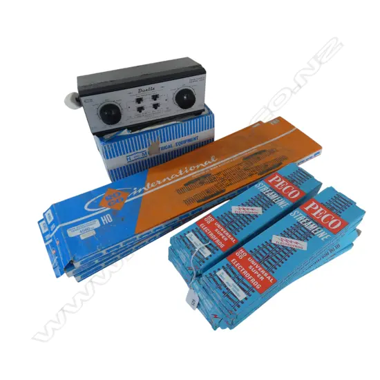 3 BOXED ROCO HO TRACKS 4560 & ASST. PECO CURVED TRACK etc + DUETE TRANSFORMER CONTROLLER