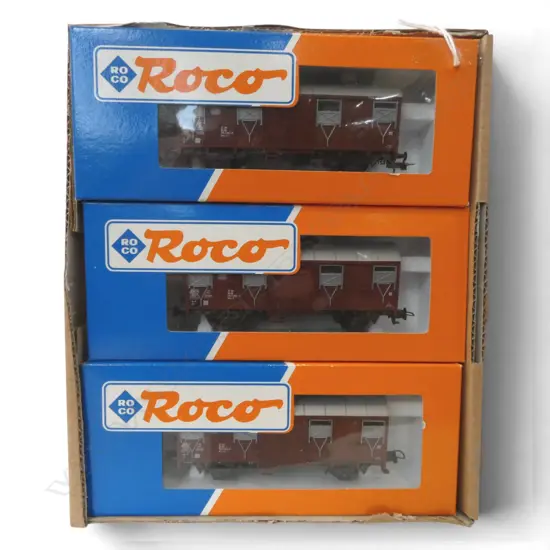 6 BOXED ROCO HO DB WAGONS 46266