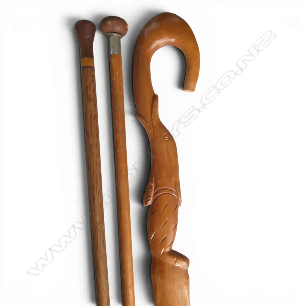 3 VINTAGE CARVED WALKINGSTICKS 1 AS A FISH L1000MM Image 1++
