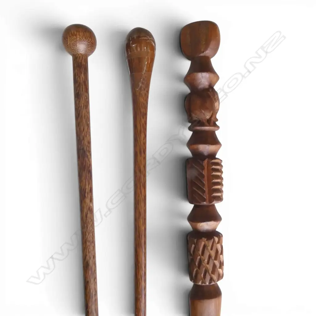 3 VINTAGE WOOD WALKINGSTICKS 1 CARVED L1070MM Image 1++