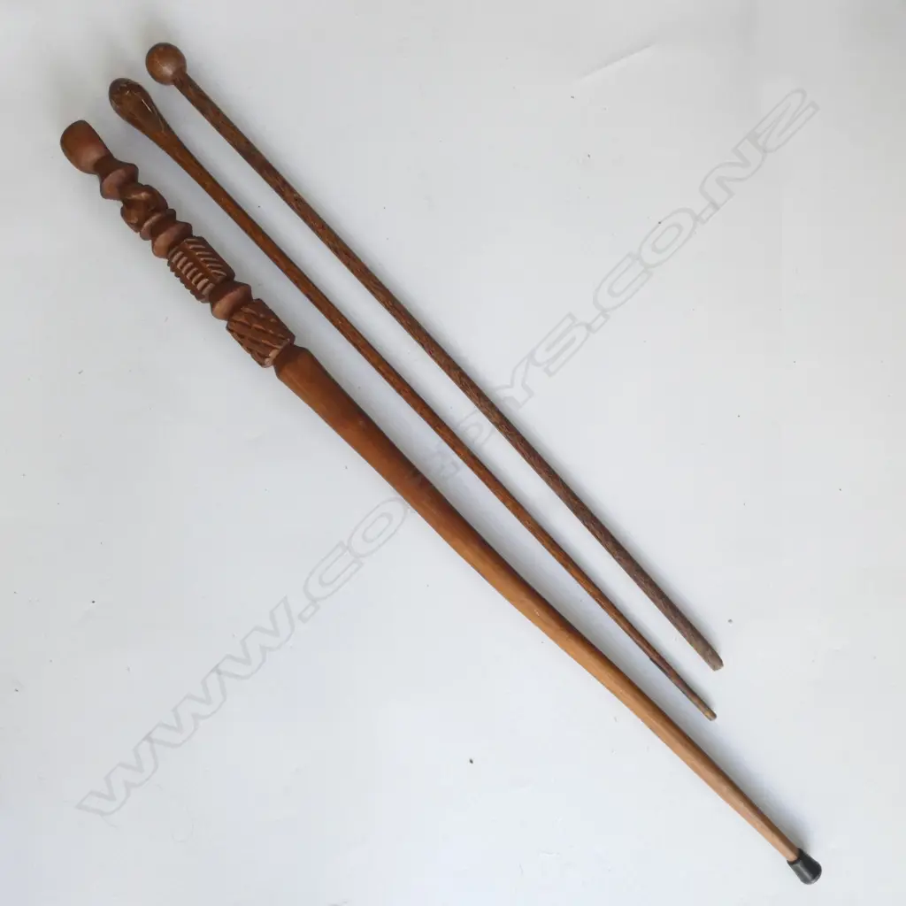 3 VINTAGE WOOD WALKINGSTICKS 1 CARVED L1070MM Image 1++