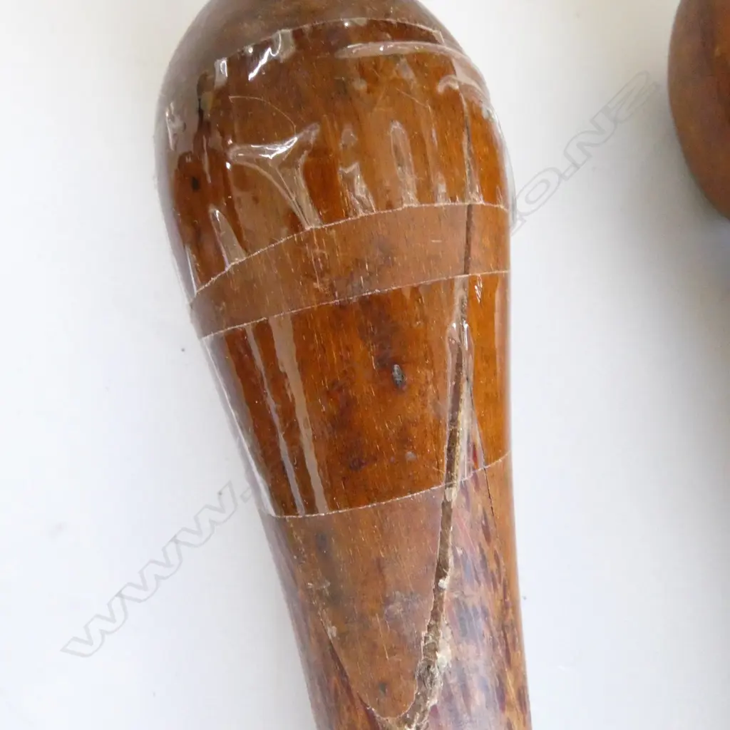 3 VINTAGE WOOD WALKINGSTICKS 1 CARVED L1070MM Image 1++