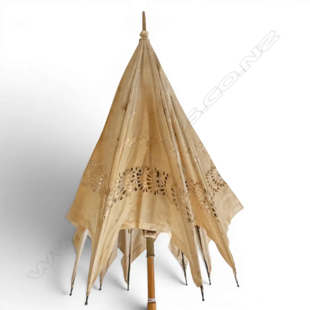 VINTAGE LINEN PARASOL CARVED PARROT HANDLE L1000MM Image 1++