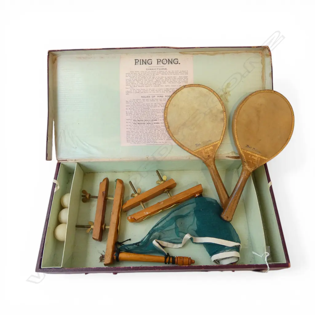 VINTAGE BOXED PING PONG SET SKIN & LEATHER BATS L500MM Image 1++