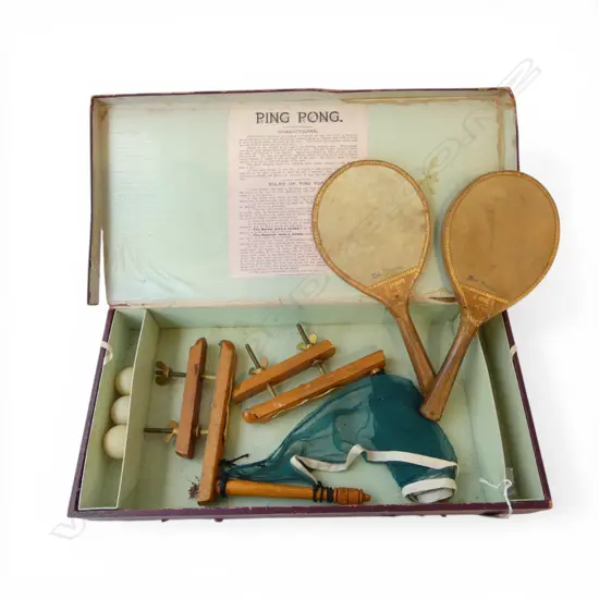VINTAGE BOXED PING PONG SET SKIN & LEATHER BATS L500MM