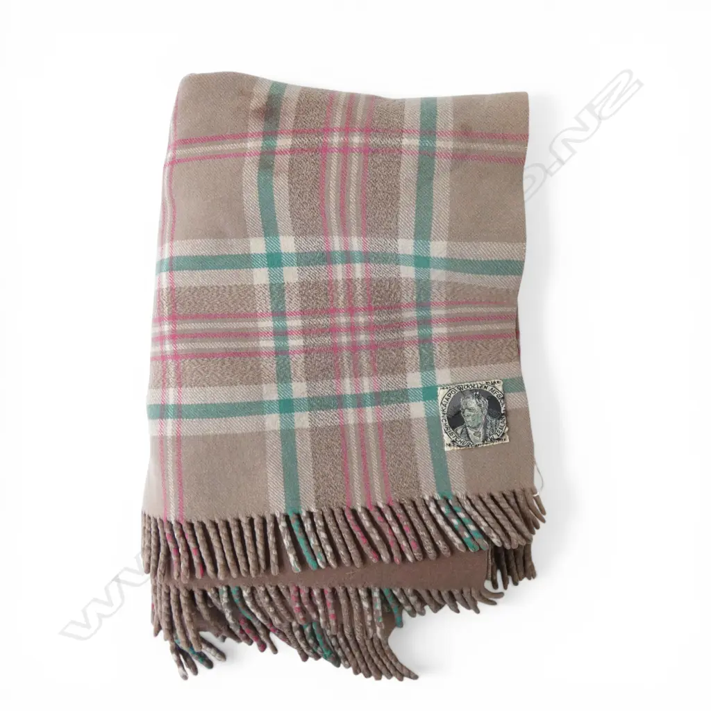 KAIAPOI WOOLLEN TRAVEL RUG Maori chief label Image 1++