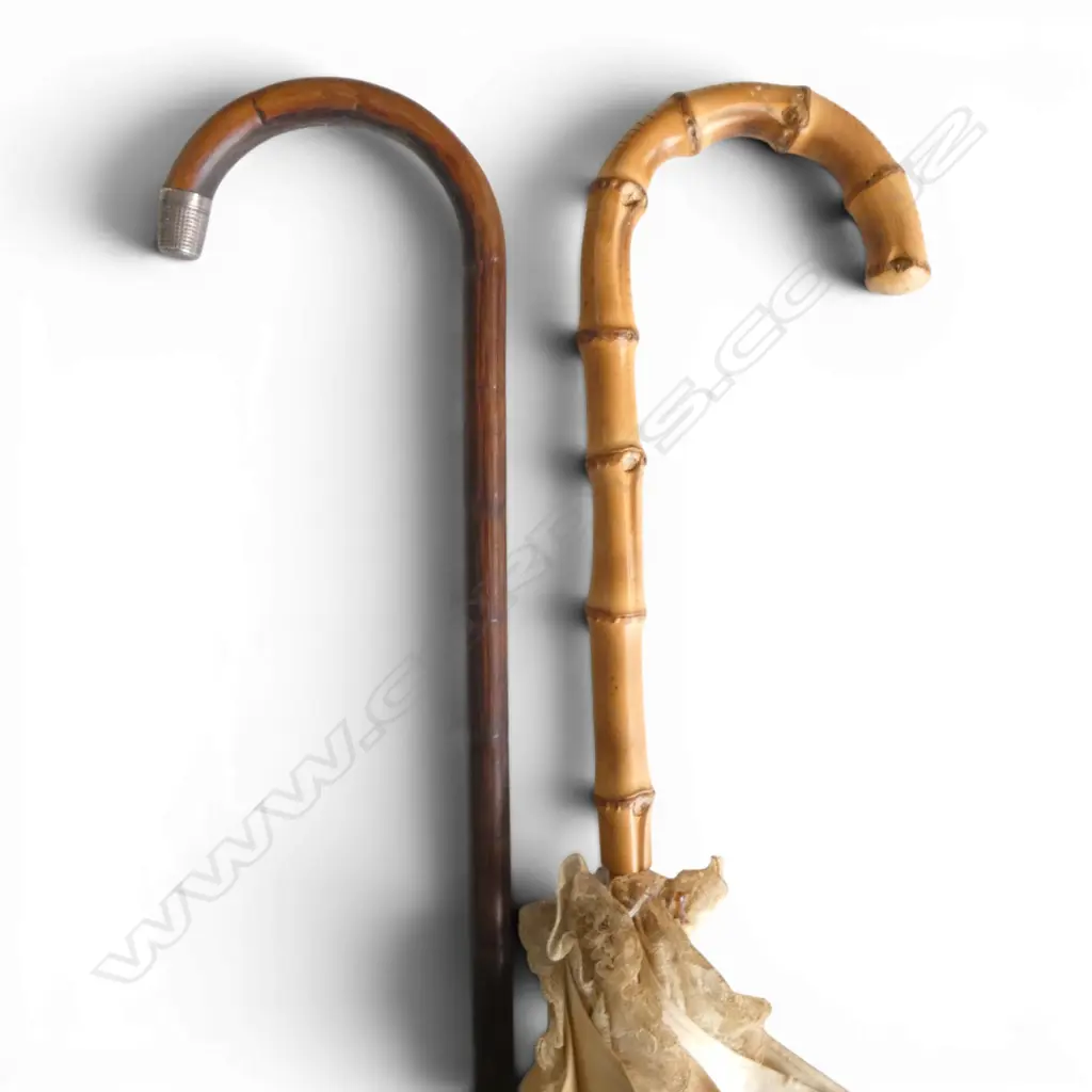 THIMBLE TIPPED WALKING STICK & VINTAGE SILK PARASOL L910MM Image 1++