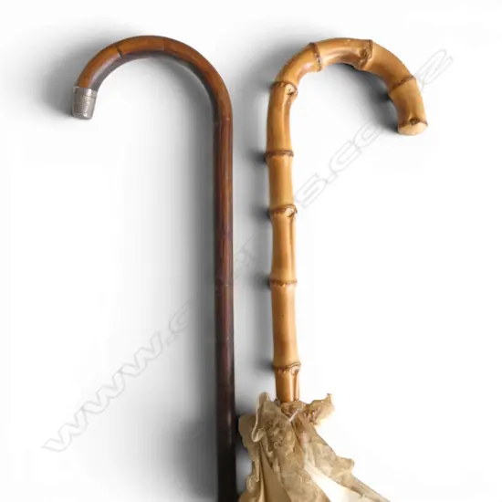 THIMBLE TIPPED WALKING STICK & VINTAGE SILK PARASOL L910MM