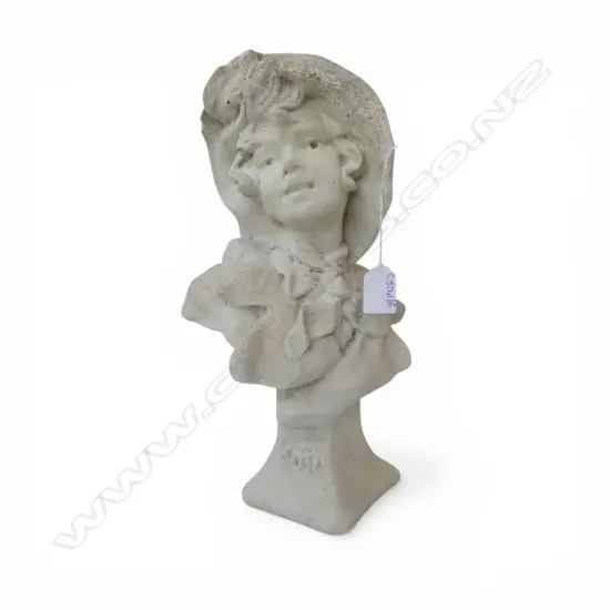 CEMENT BUST 'TOTO' H.355mm