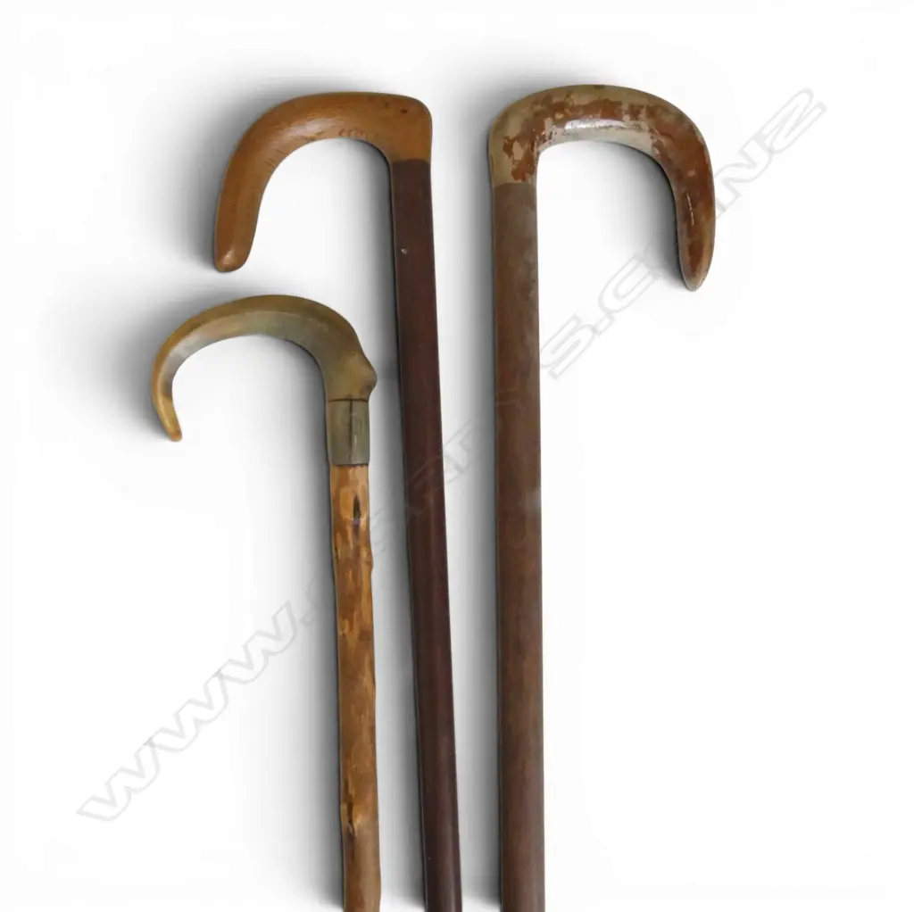 3 VINTAGE WALKINGSTICKS 1WITH HORN HANDLE L780MM Image 1++