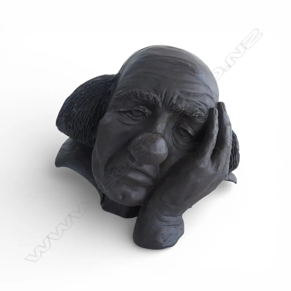 CLOWN HEAD, STICKER VERSO 'HANDCRAFTED BAYSTON BY MARY PLUMMER NZ' H.220mm Image 1++