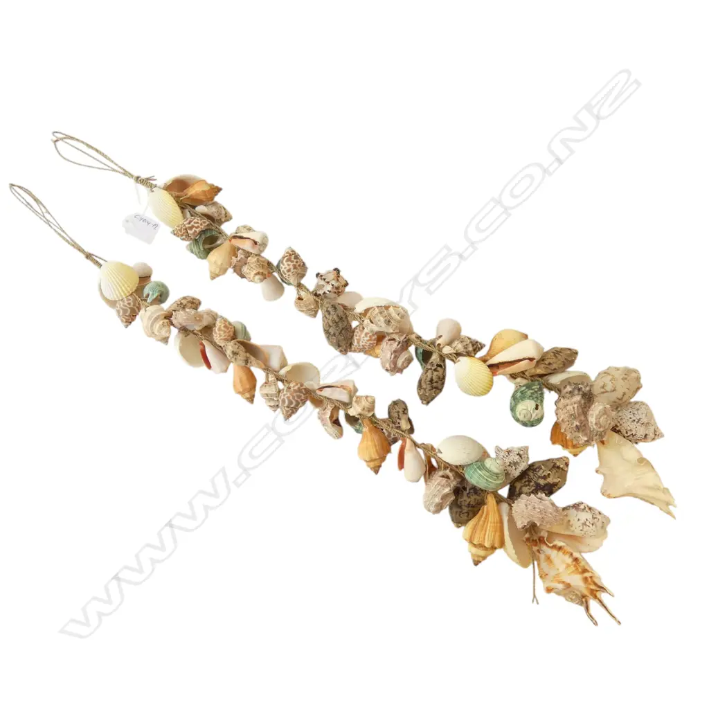 2 LONG STRANDS OF SHELLS graduating in size. L.700mm Image 1++