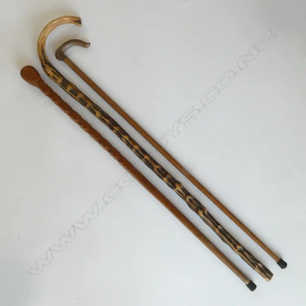 3 VINTAGE CARVED WALKING STICKS L850MM Image 1++