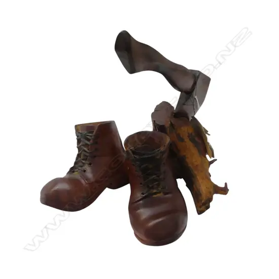 WHITTLERS WHTIANGA CARVED WOOD SCULPTURE H.300mm